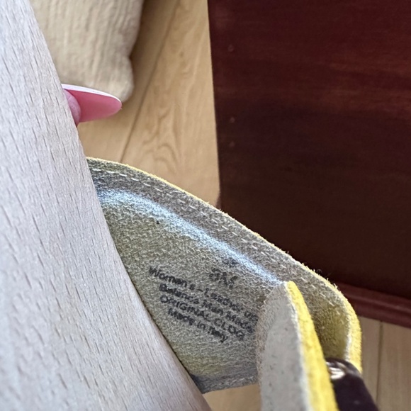 Dr. Scholl's Original Women's Sandals  - Yellow Suede - Size 8 - Picture 4 of 6